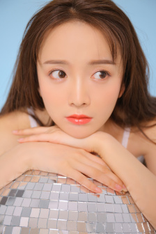 邓丽盈